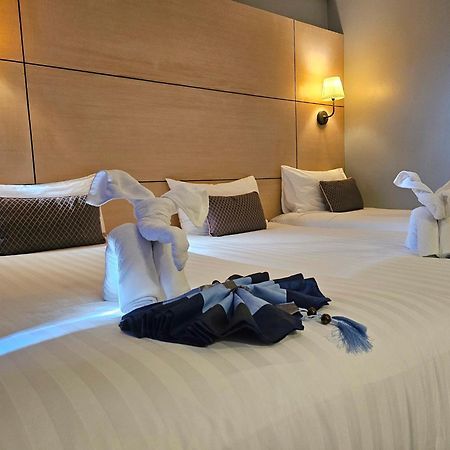 Montree Phuket Hotel, Sha Extra Plus Exterior foto