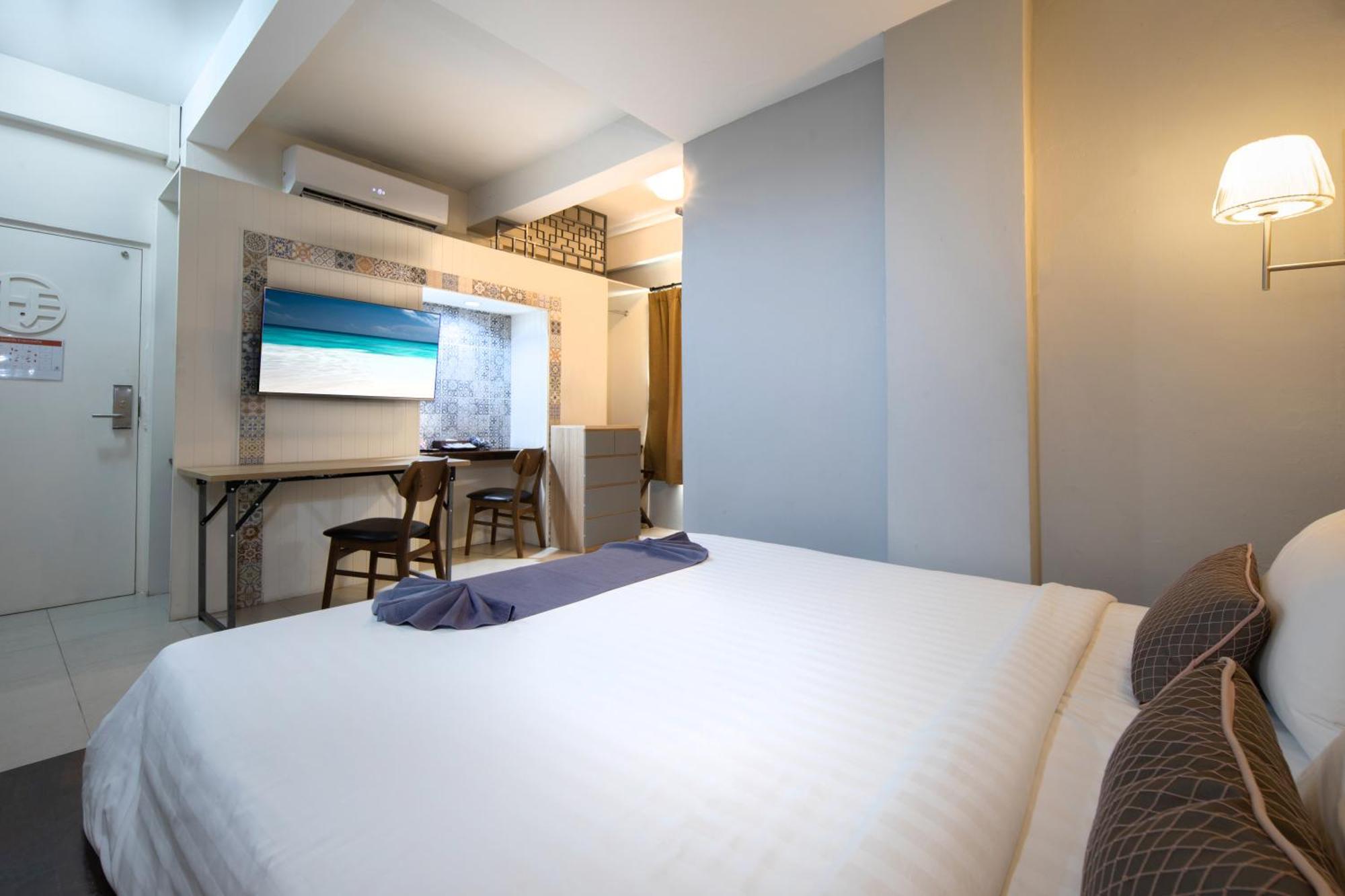 Montree Phuket Hotel, Sha Extra Plus Exterior foto